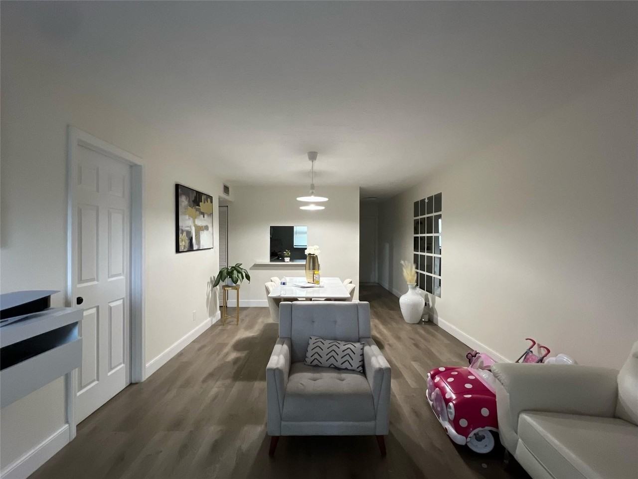 1061 Nw 45th St #8 - Photo 7 of 13