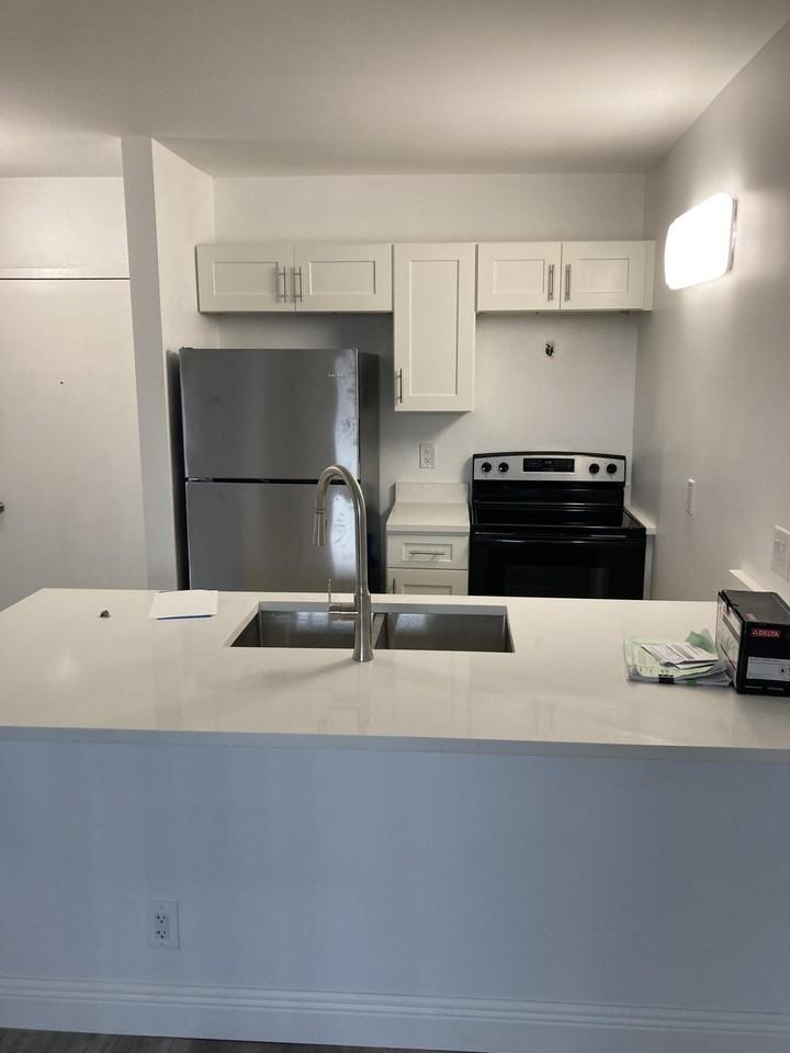 2501 Riverside Dr #303A - Photo 2 of 3