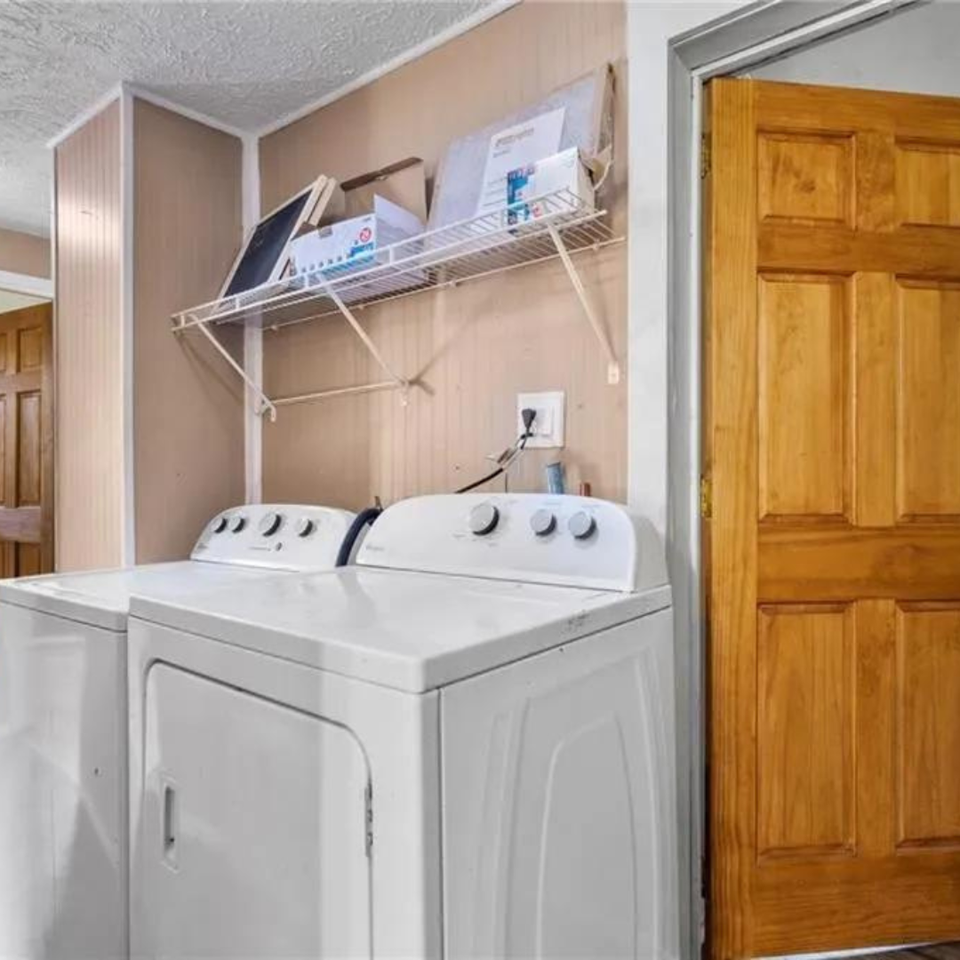 2109 Harding Ave - Photo 3 of 5