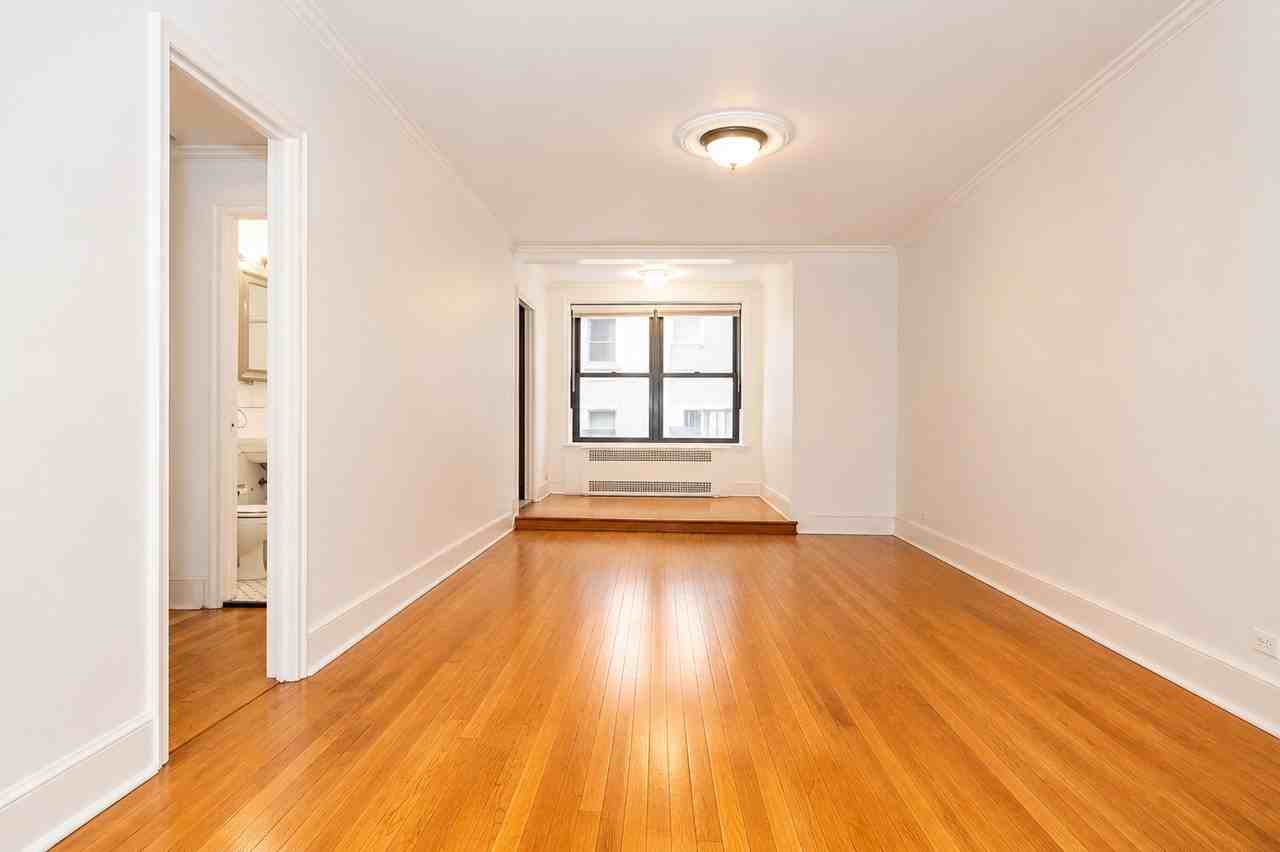 425 Central Park W #3H - Photo 5 of 8