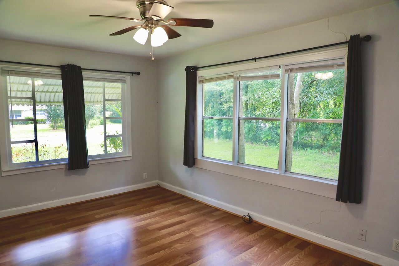 1117 Nw 44th Ave - Photo 2 of 11
