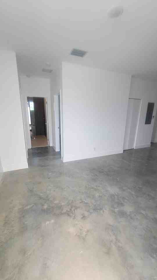 2146 Nwter, #B - Photo 4 of 23