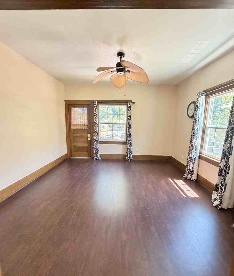 916 V St #916 - Photo 3 of 12