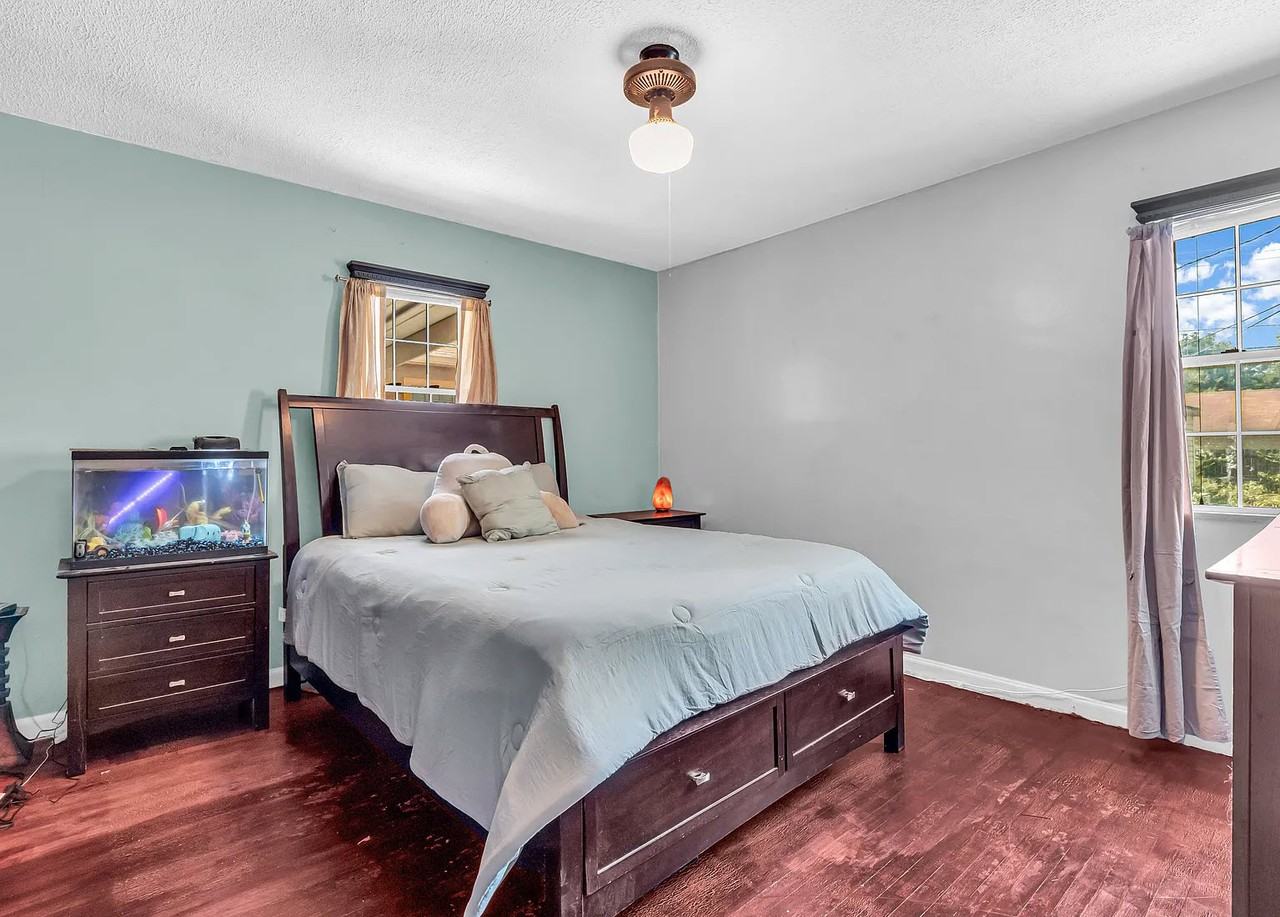 1828 N Bancroft St - Photo 5 of 9