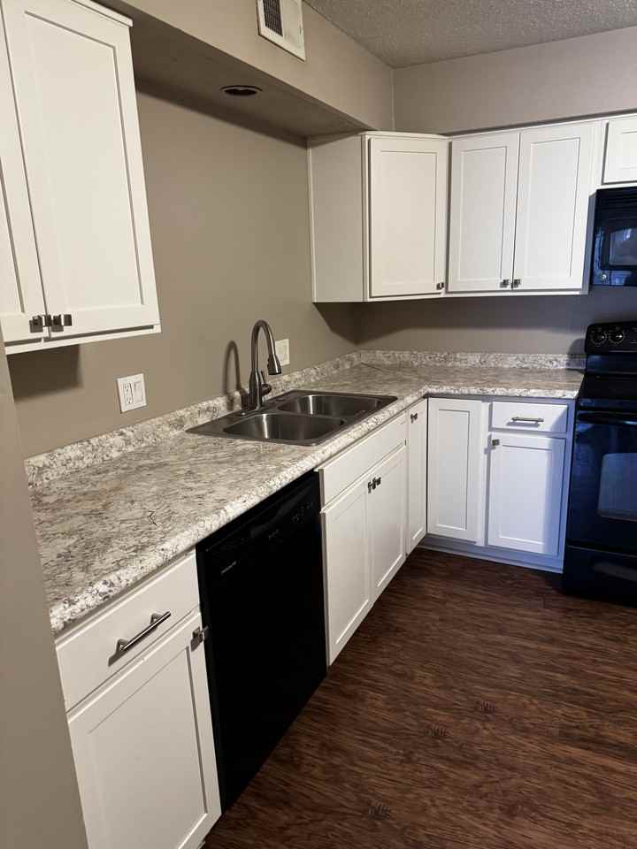 2019 Benson Gardens Blvd #6 - Photo 4 of 6