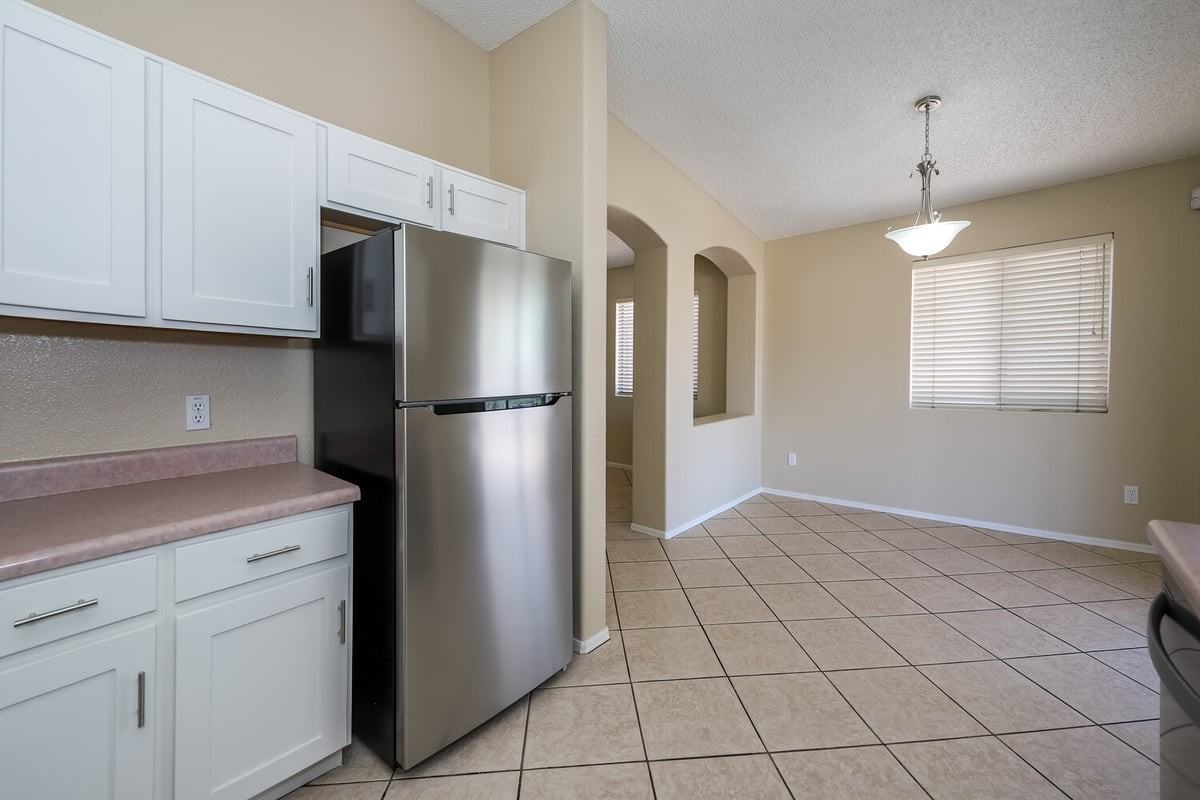 1656 W Wood Crest Ct - Photo 4 of 20