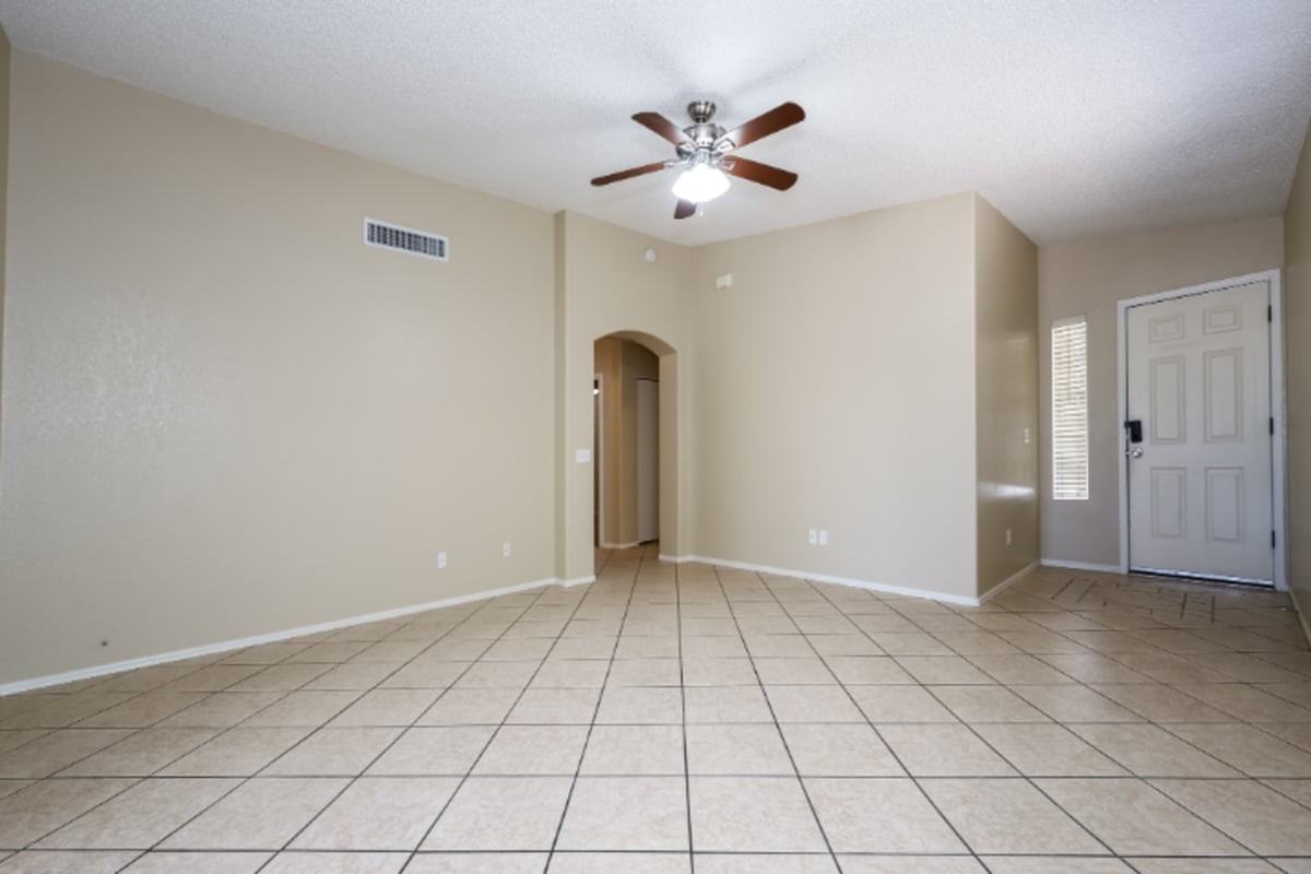 1656 W Wood Crest Ct - Photo 7 of 20