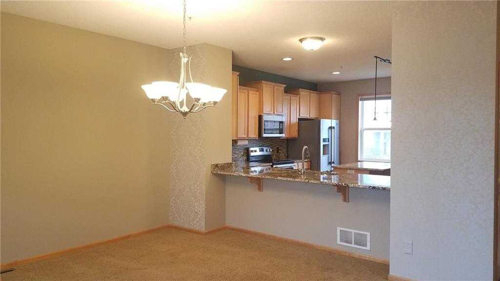 11749 Emery Village Dr N - Photo 6 of 30