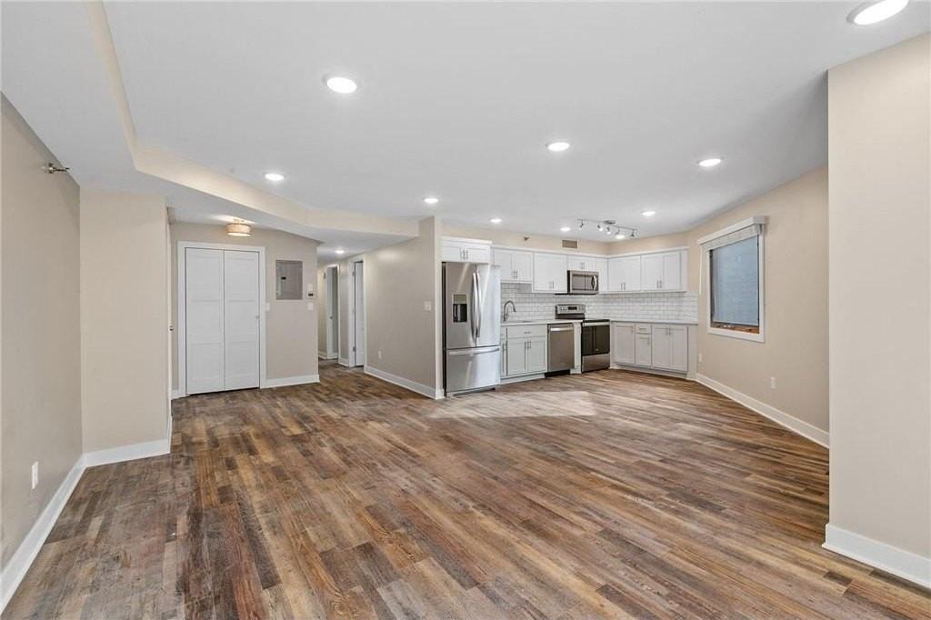 121 Washington Ave S #502 - Photo 2 of 28