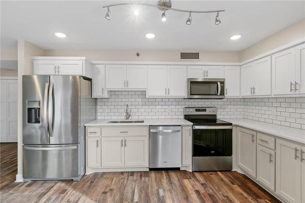 121 Washington Ave S #502 - Photo 4 of 28