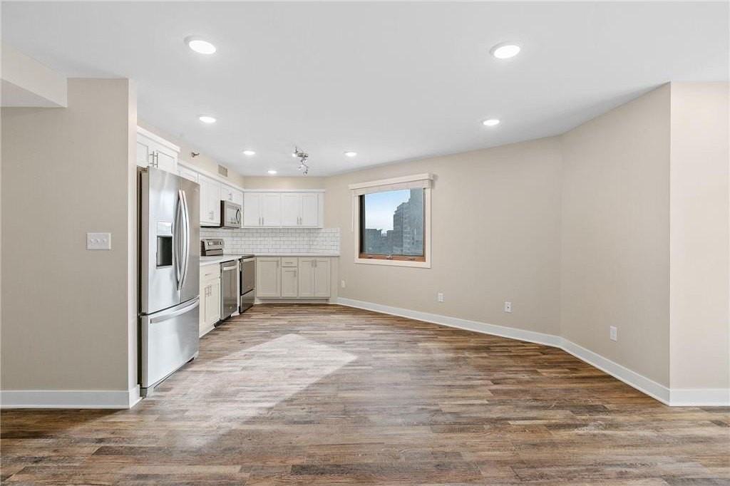 121 Washington Ave S #502 - Photo 6 of 28