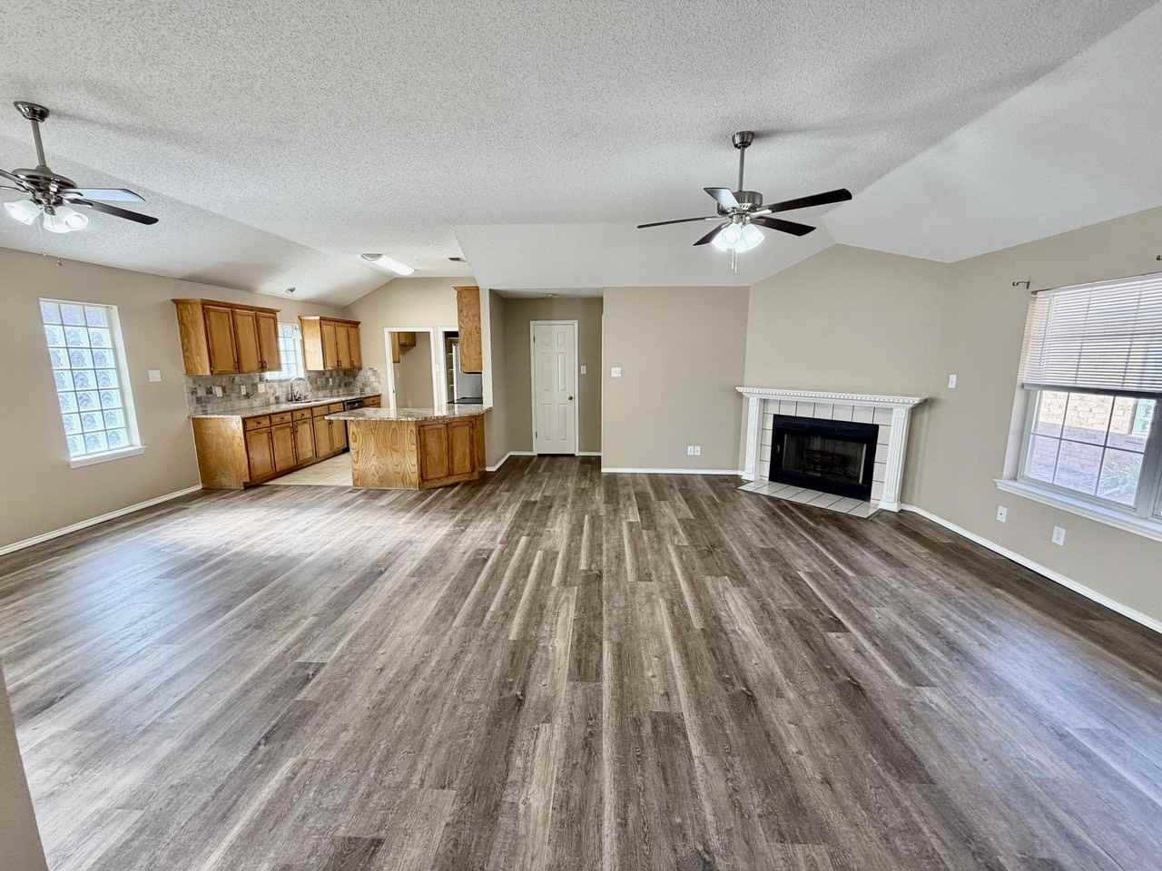 Laurel Oak Dr - Photo 2 of 15