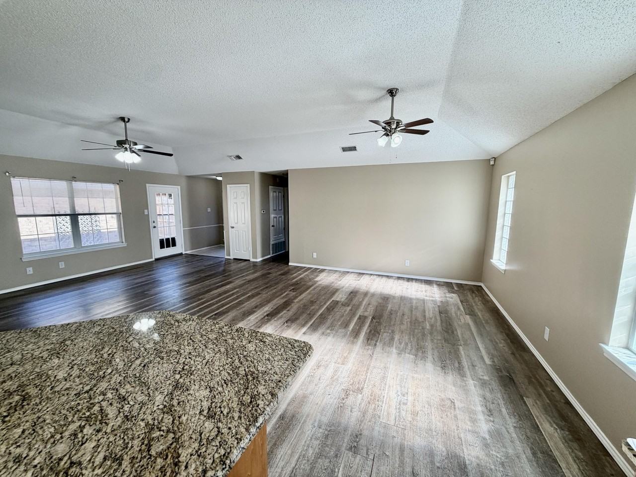Laurel Oak Dr - Photo 7 of 15