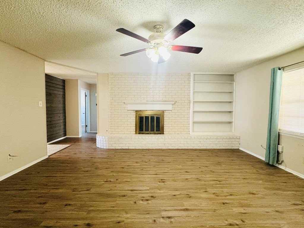 3219 Tanglewood Dr - Photo 2 of 19