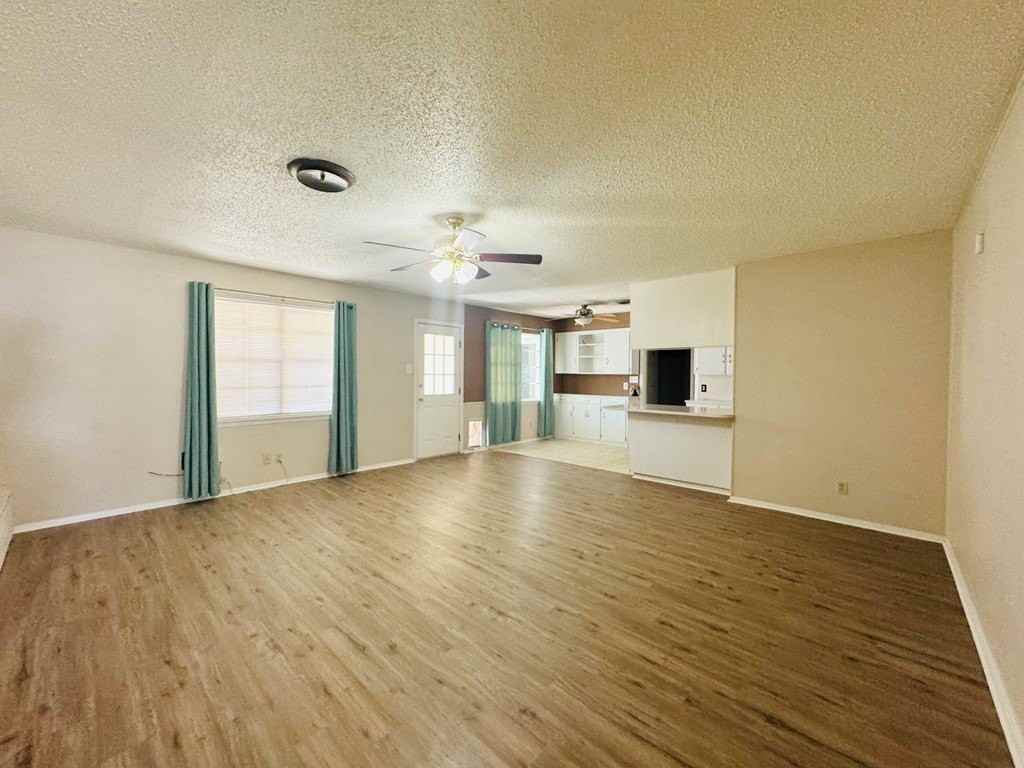 3219 Tanglewood Dr - Photo 3 of 19