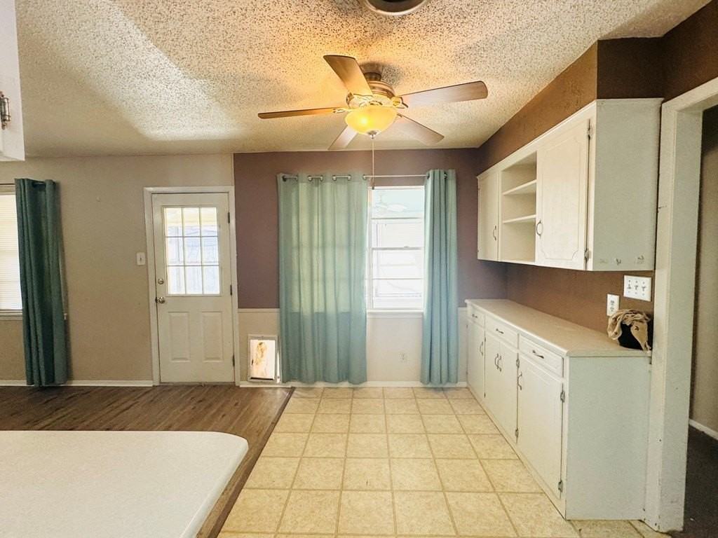 3219 Tanglewood Dr - Photo 4 of 19