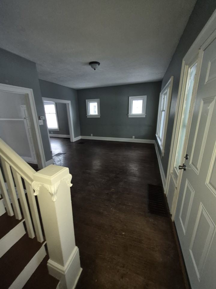 565 Garfield Pl - Photo 3 of 18