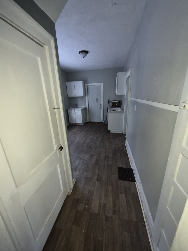 565 Garfield Pl - Photo 4 of 18