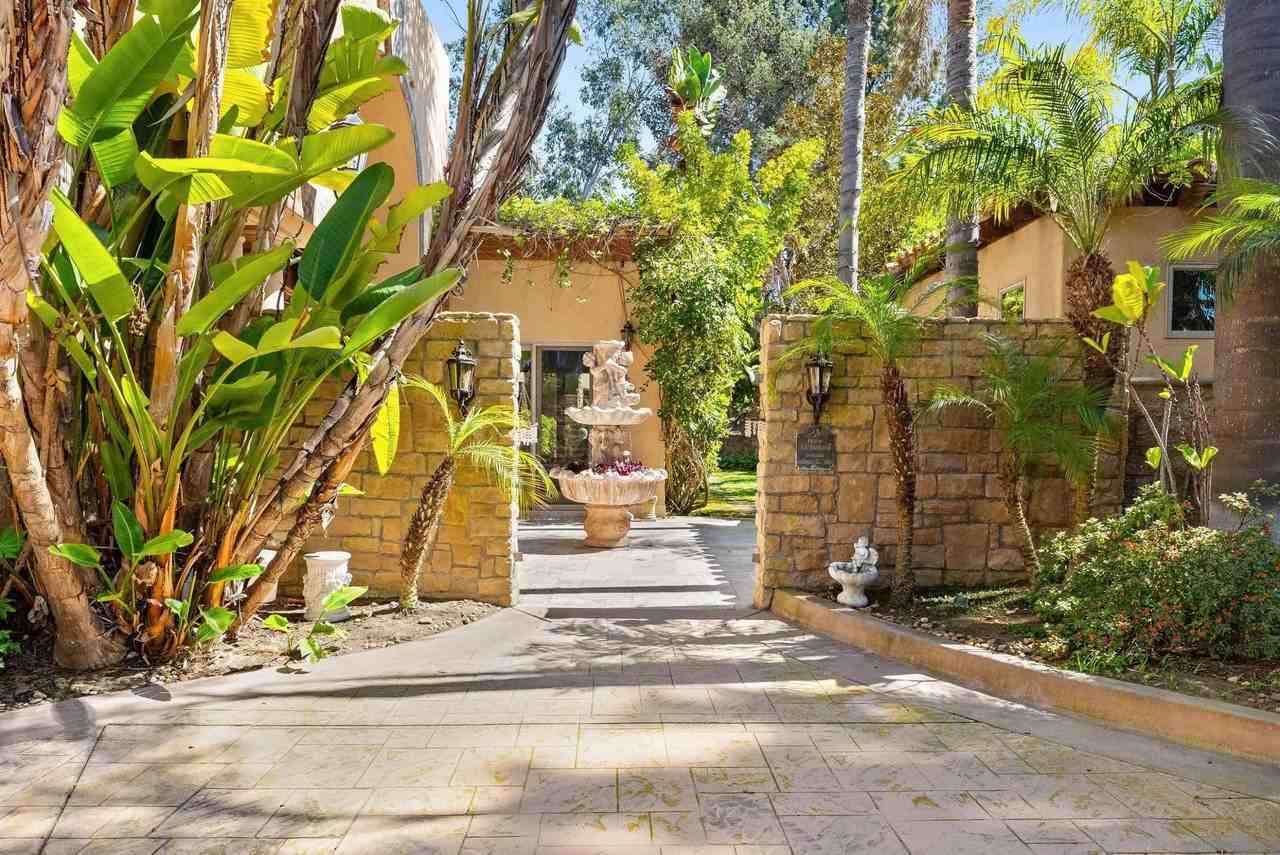 15708 Circo Diegueno - Photo 2 of 37