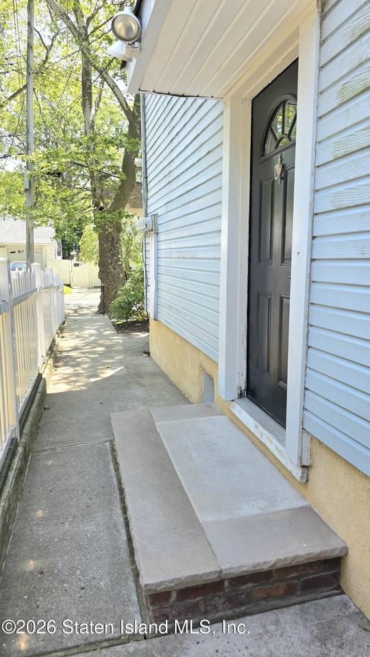 16 Allison Pl - Photo 4 of 36