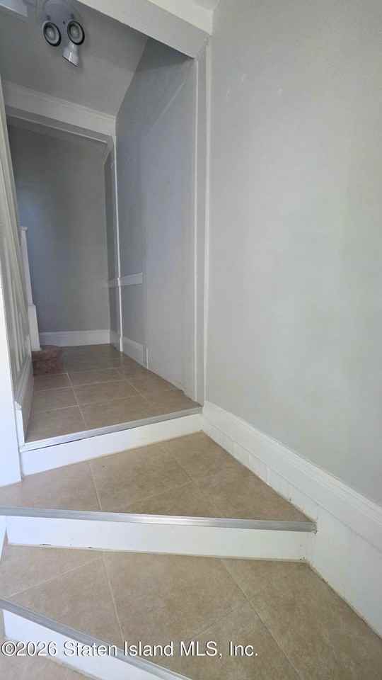 16 Allison Pl - Photo 7 of 36