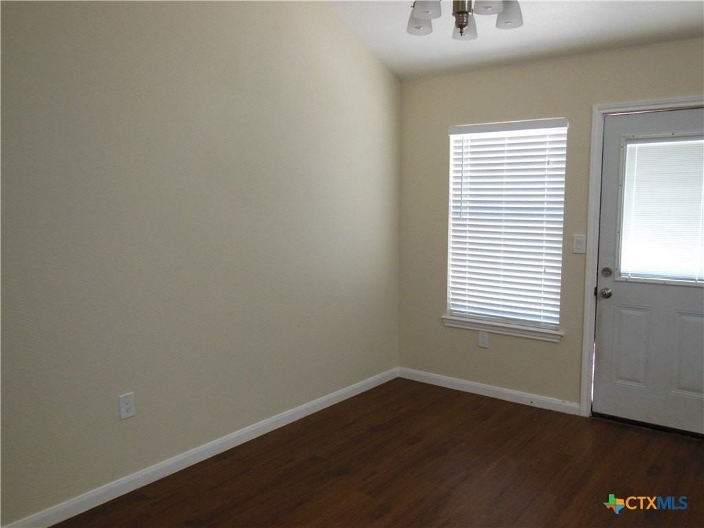 1619 Sunspur Dr - Photo 4 of 19