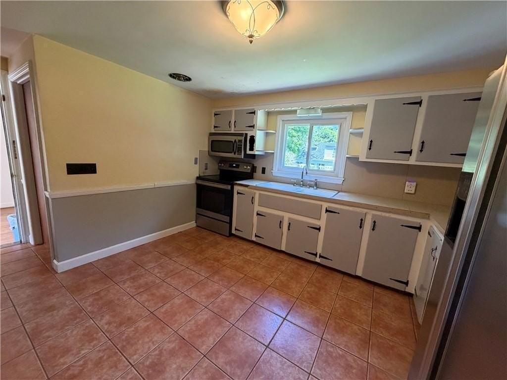11 Terrace Dr - Photo 5 of 15