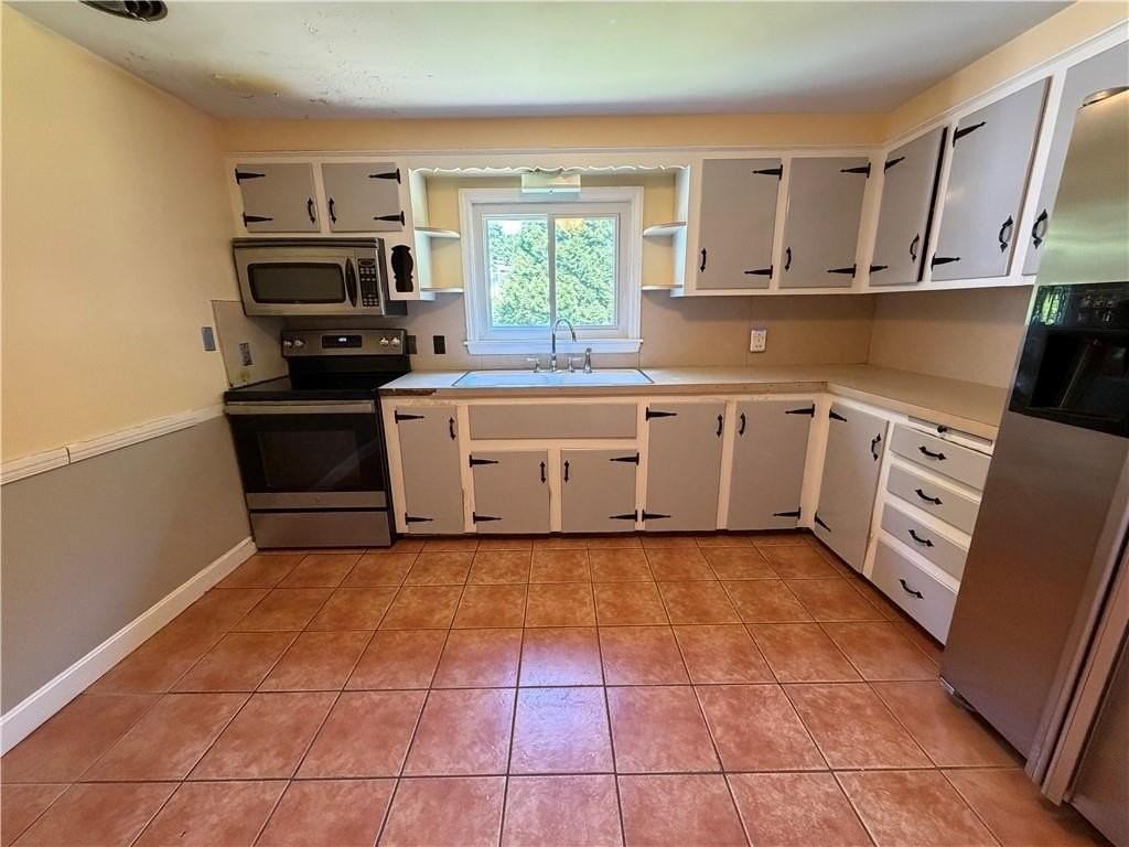 11 Terrace Dr - Photo 6 of 15