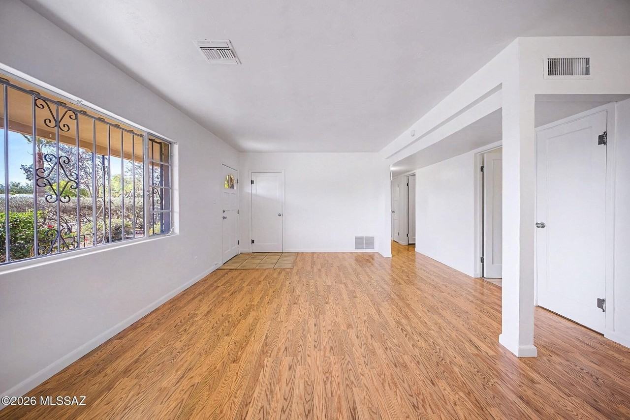 2531 E 19th St - Photo 5 of 22