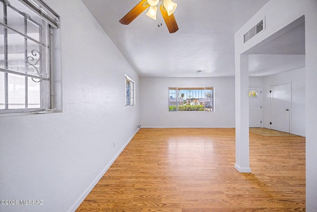 2531 E 19th St - Photo 6 of 22