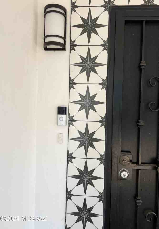 1815 E Waverly St #1 - Photo 3 of 28