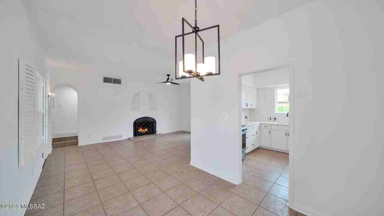 1815 E Waverly St #1 - Photo 5 of 28