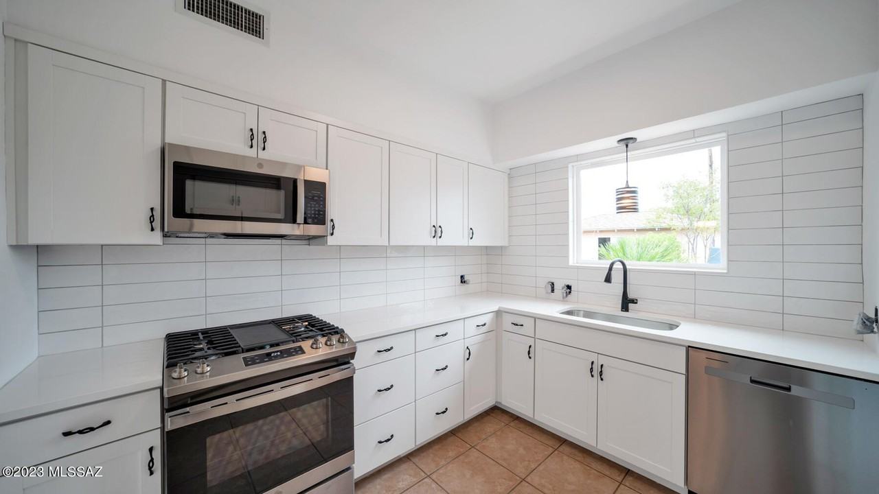 1815 E Waverly St #1 - Photo 7 of 28