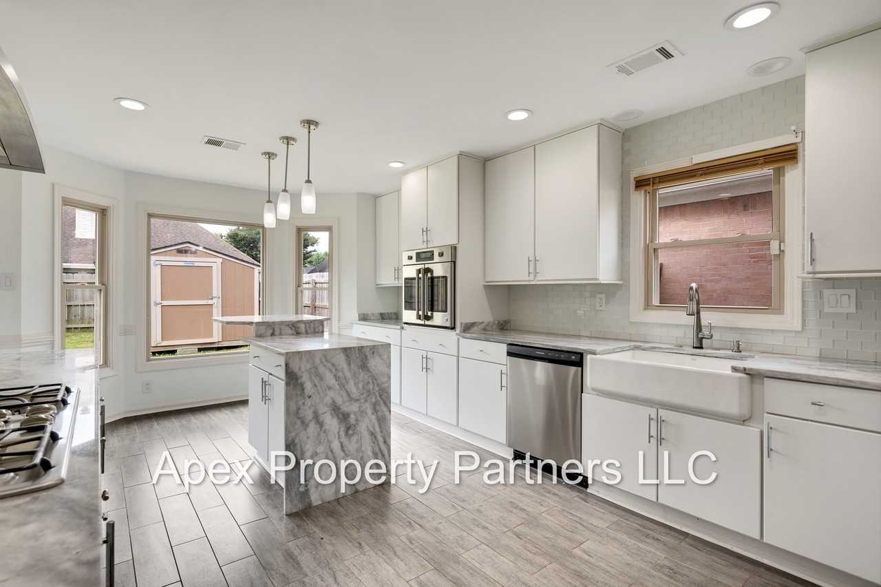 7609 Dexter Hollow Dr