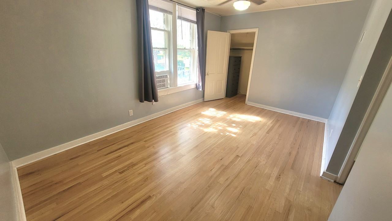 304 N 12th St #1 - Photo 5 of 11