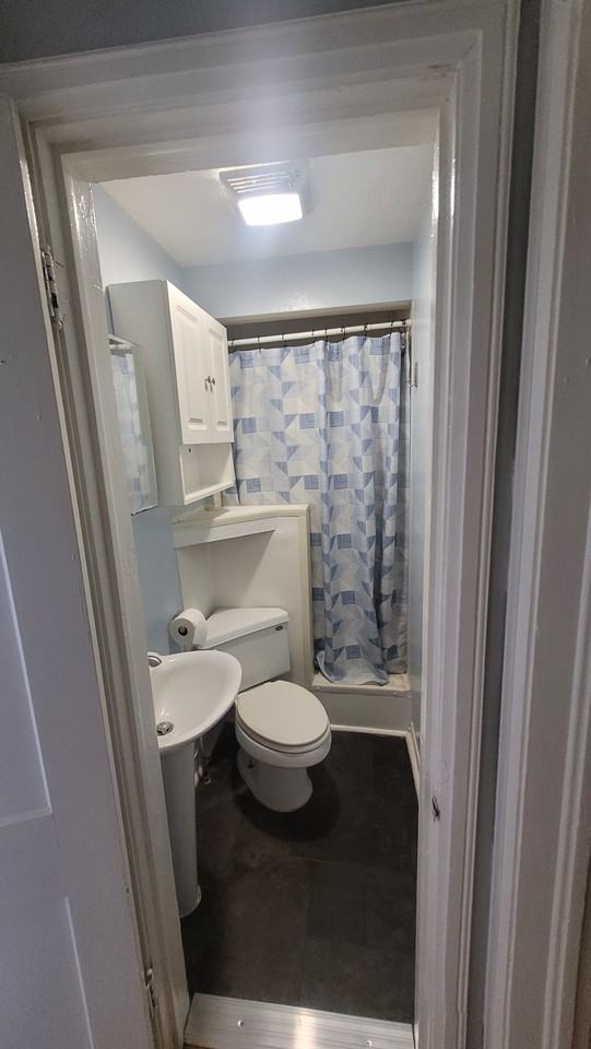 304 N 12th St #1 - Photo 7 of 11