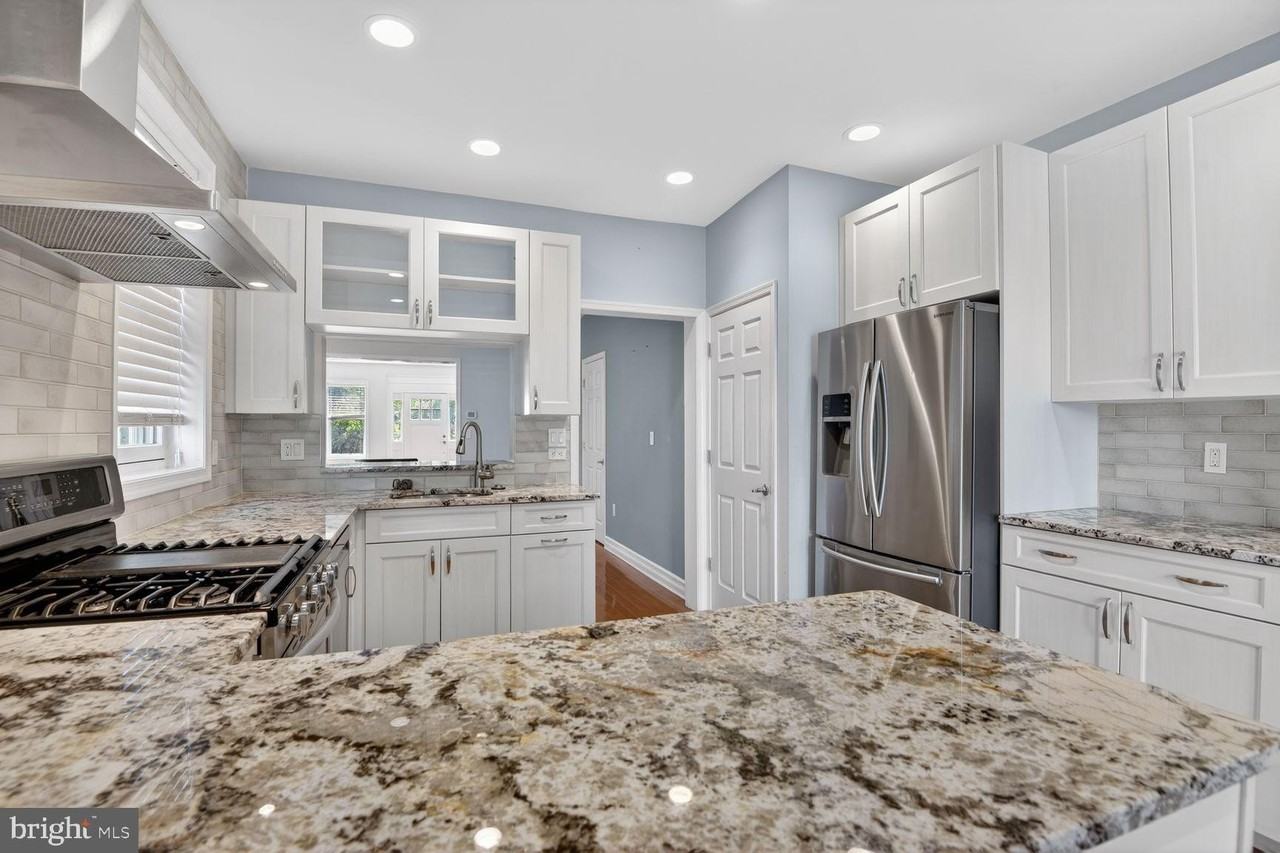 5338 41st St Nw - Photo 5 of 20