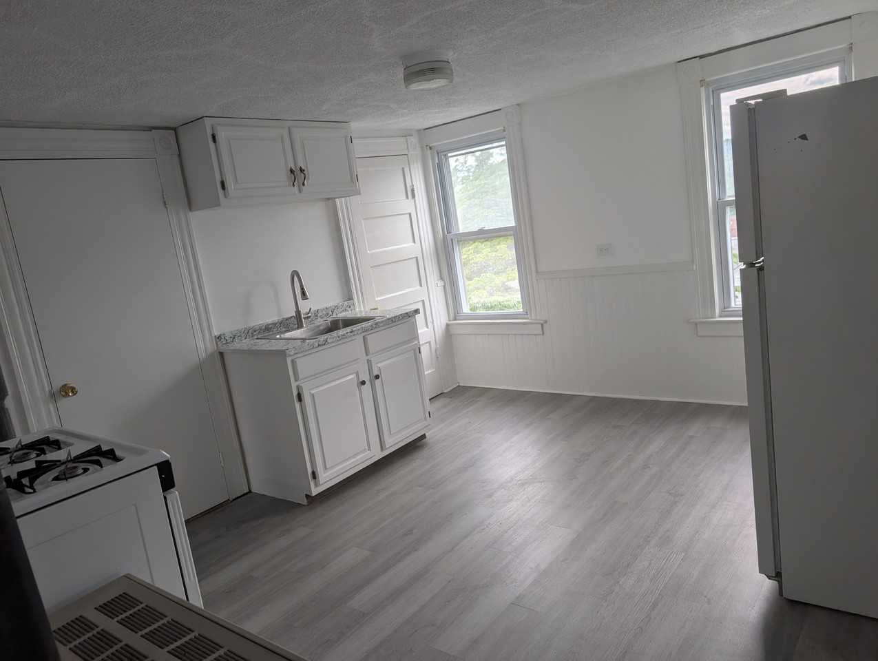 112 Feldspar Ave #3 - Photo 5 of 11