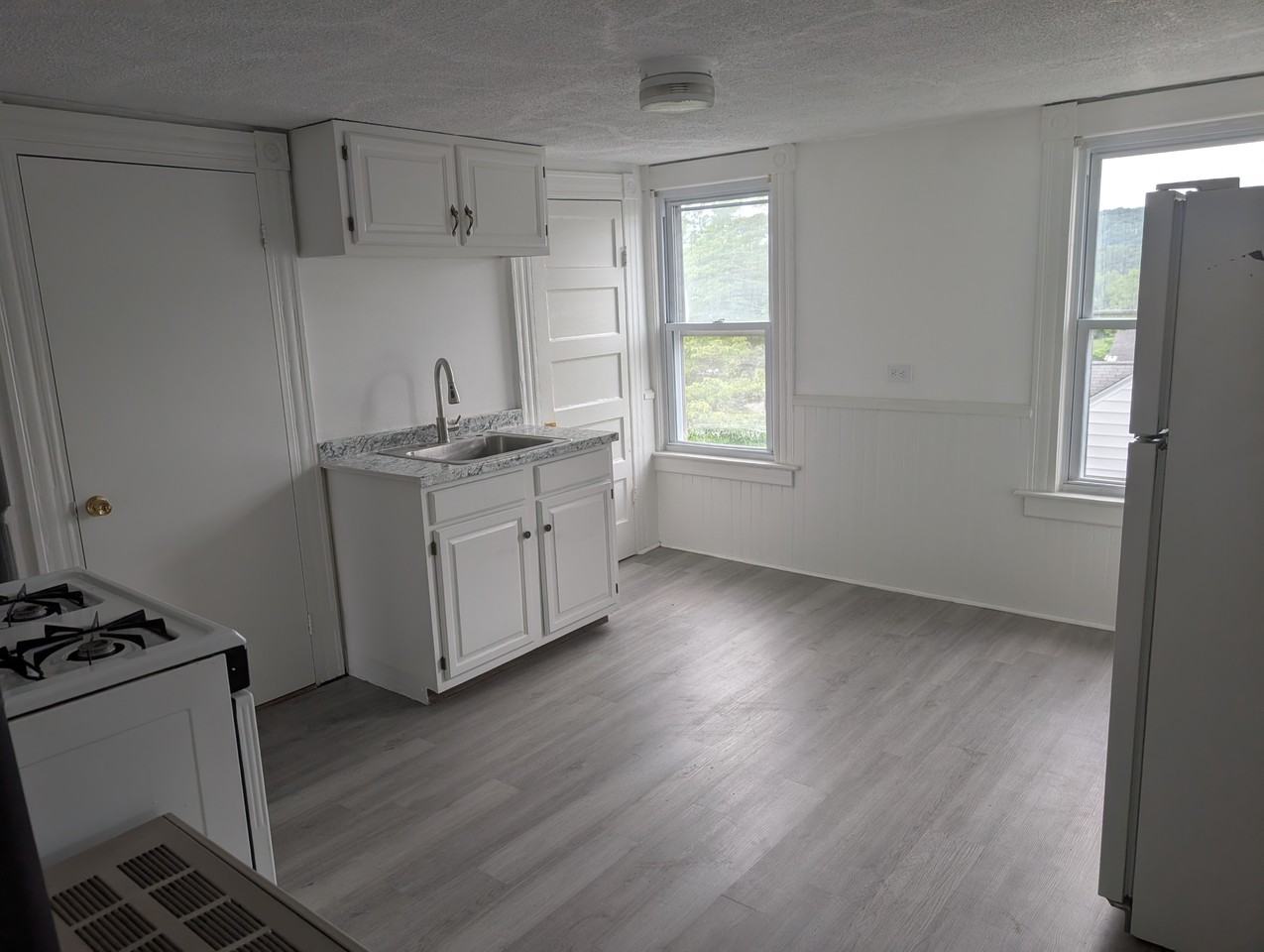 112 Feldspar Ave #3 - Photo 7 of 11