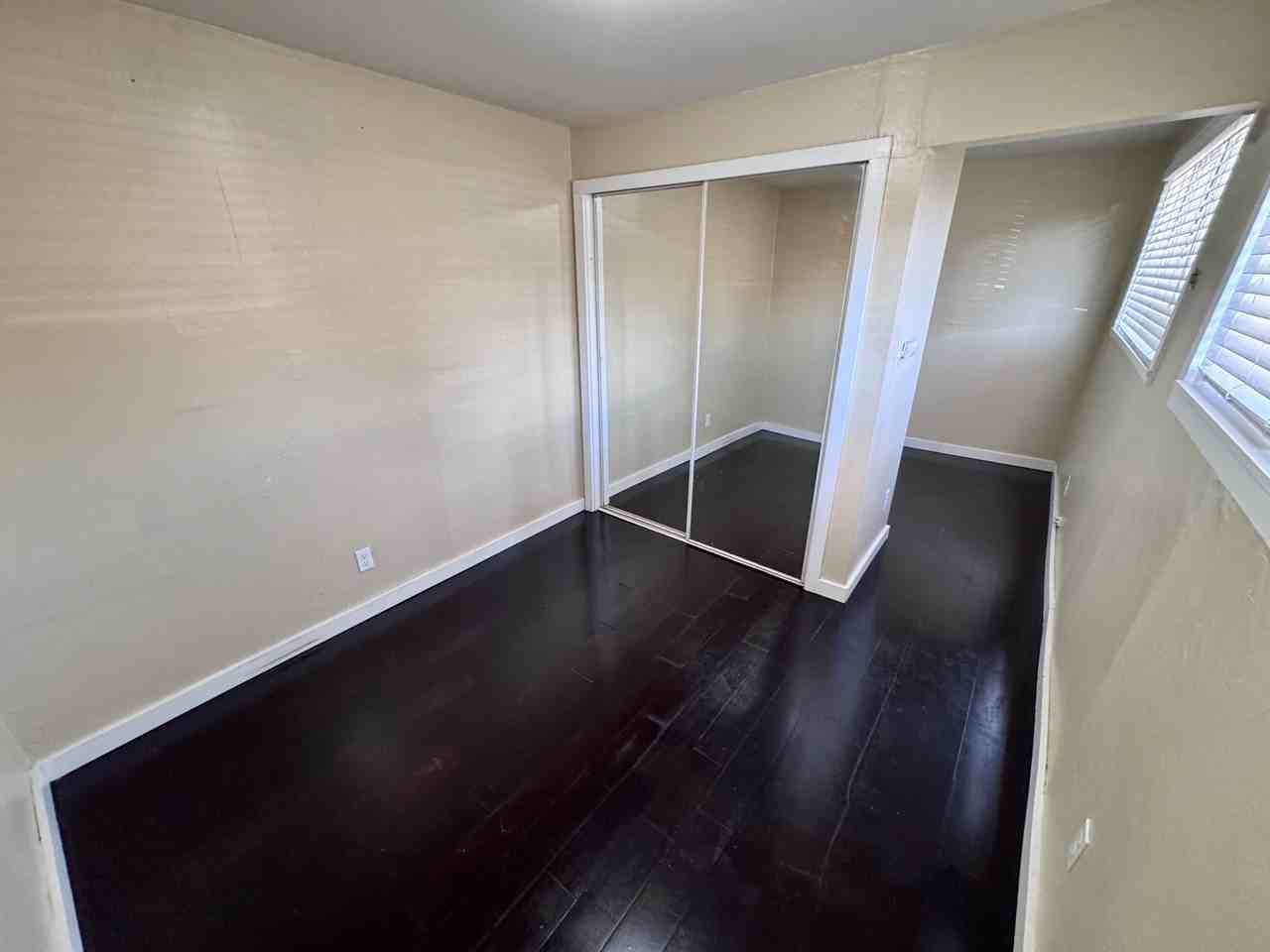 201 H St #J - Photo 2 of 7