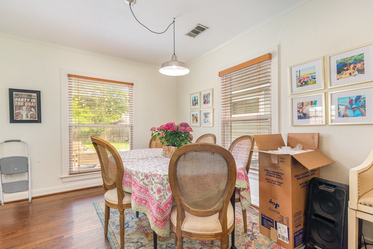 4220 Lovers Ln - Photo 5 of 25