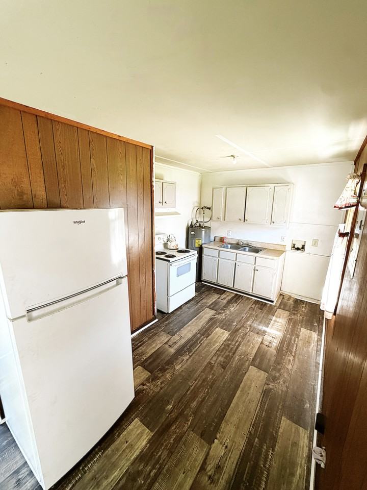 1620 3rd Ave N - Photo 3 of 6