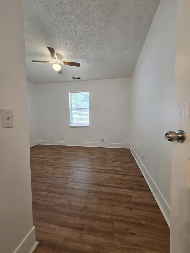 1036 Jessamine Trl - Photo 6 of 10