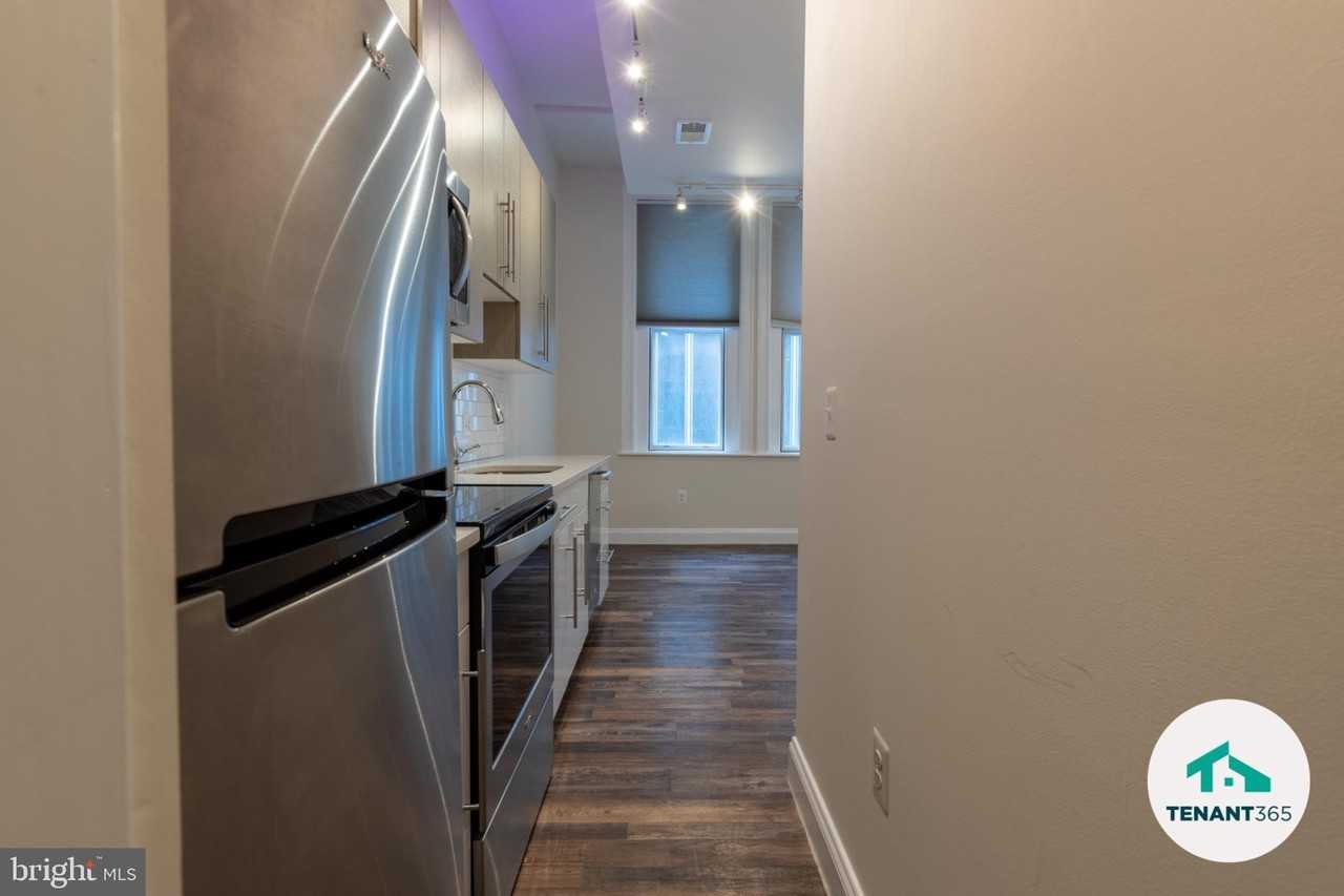8 E Fayette St #201 - Photo 3 of 14