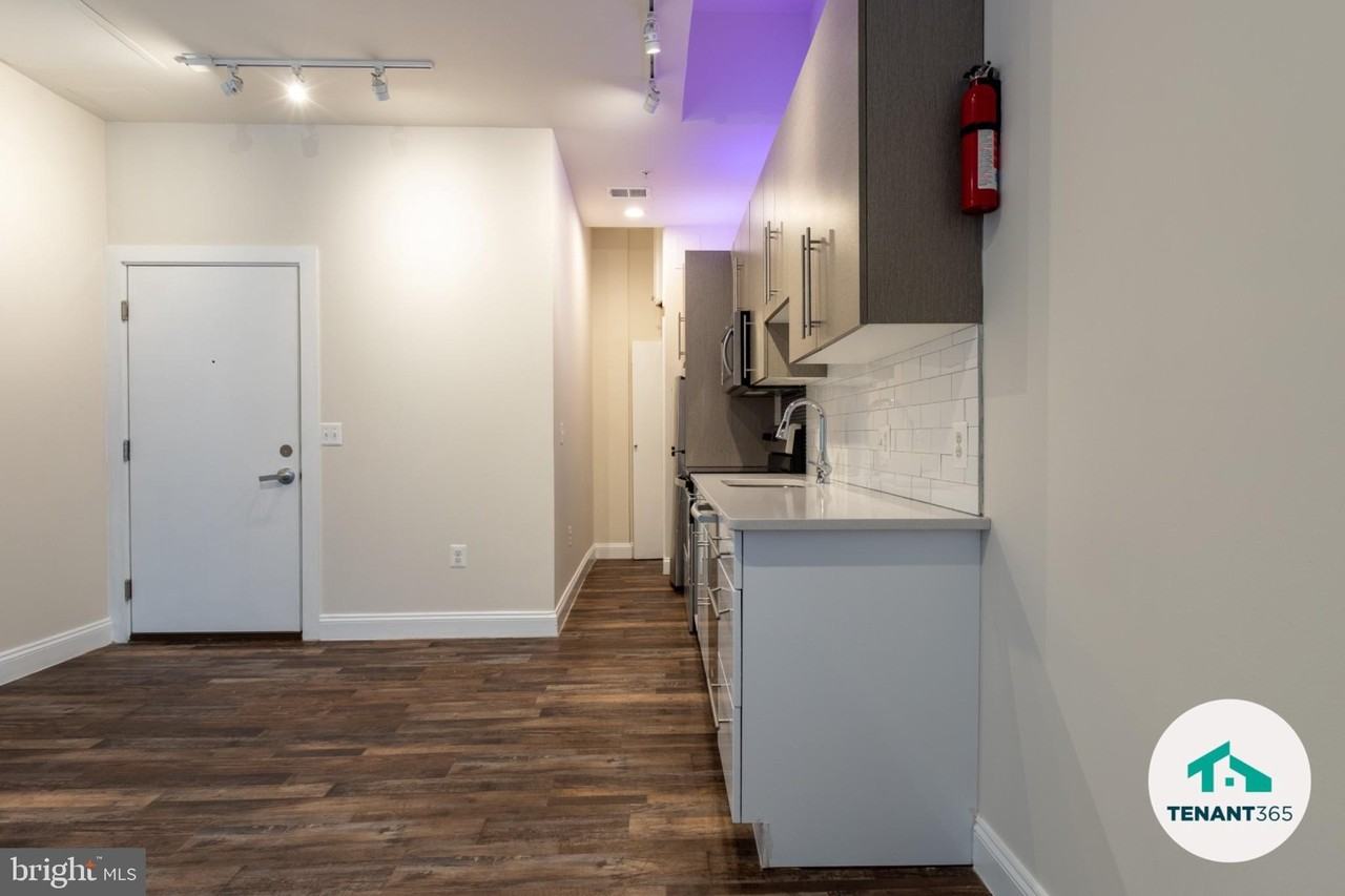 8 E Fayette St #201 - Photo 4 of 14