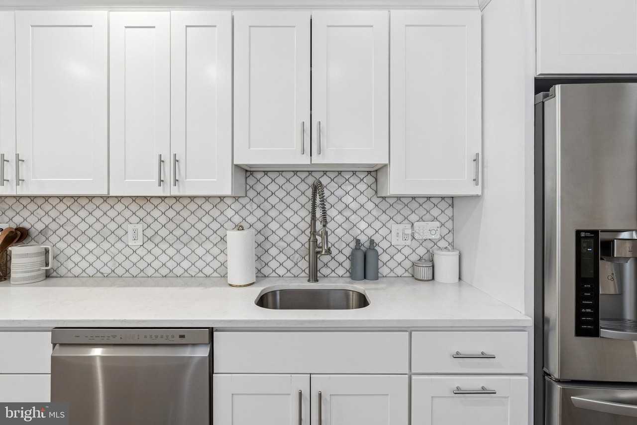 1228 Patapsco St - Photo 5 of 47