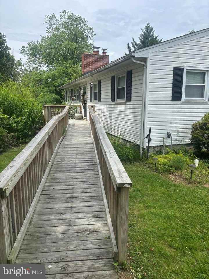 311 Harlem Ln - Photo 3 of 45