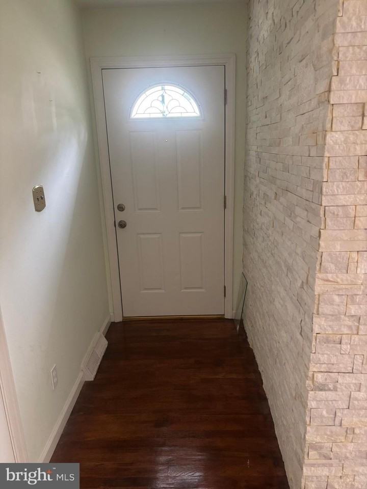 311 Harlem Ln - Photo 5 of 45
