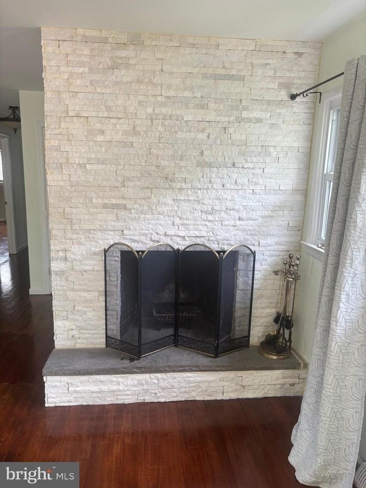 311 Harlem Ln - Photo 6 of 45