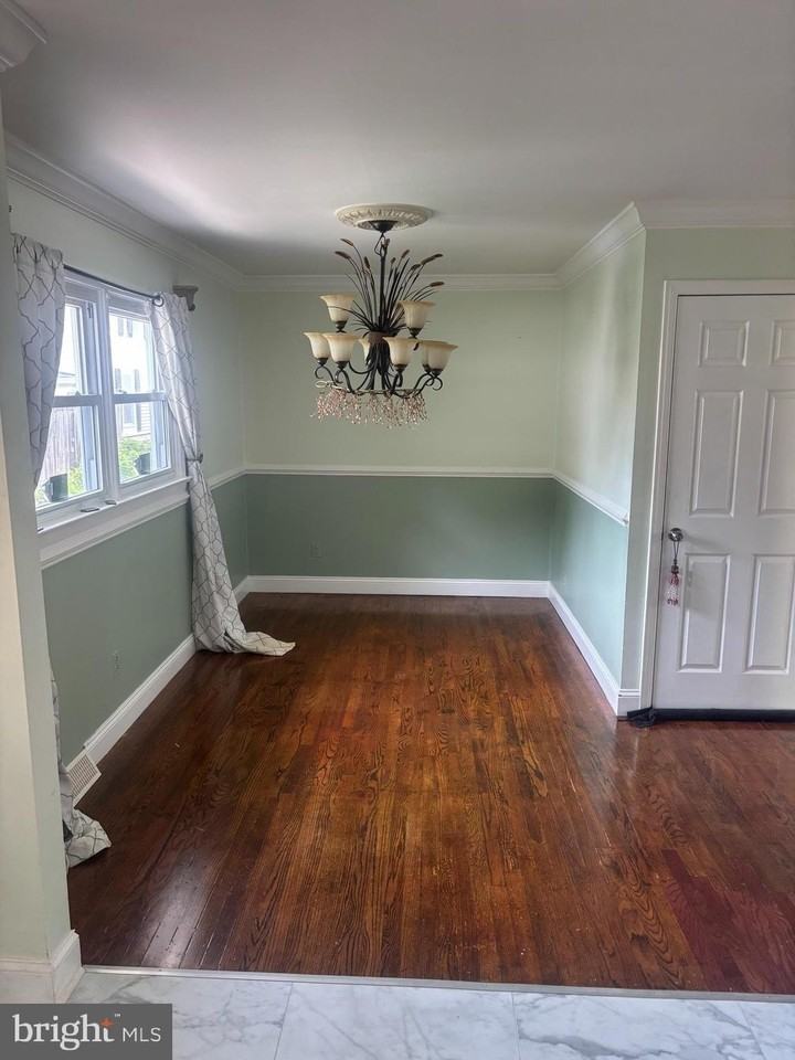 311 Harlem Ln - Photo 7 of 45
